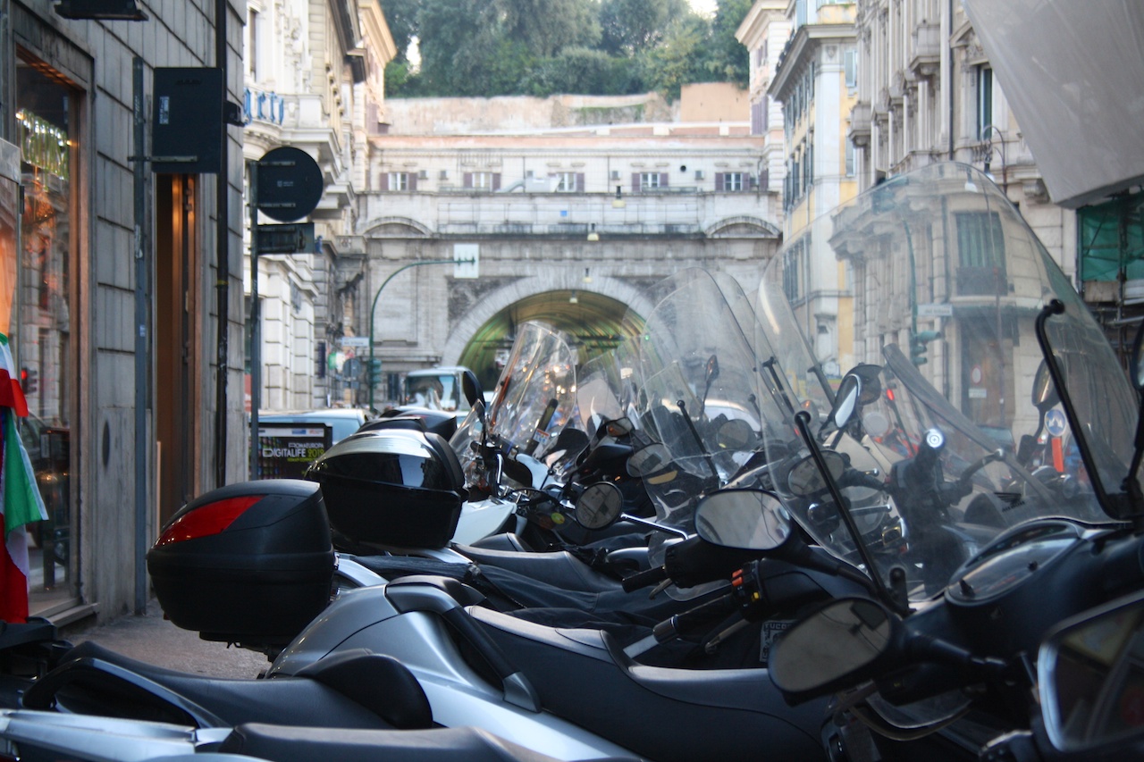 Roller: In Rom ein Hauptverkehrsmittel