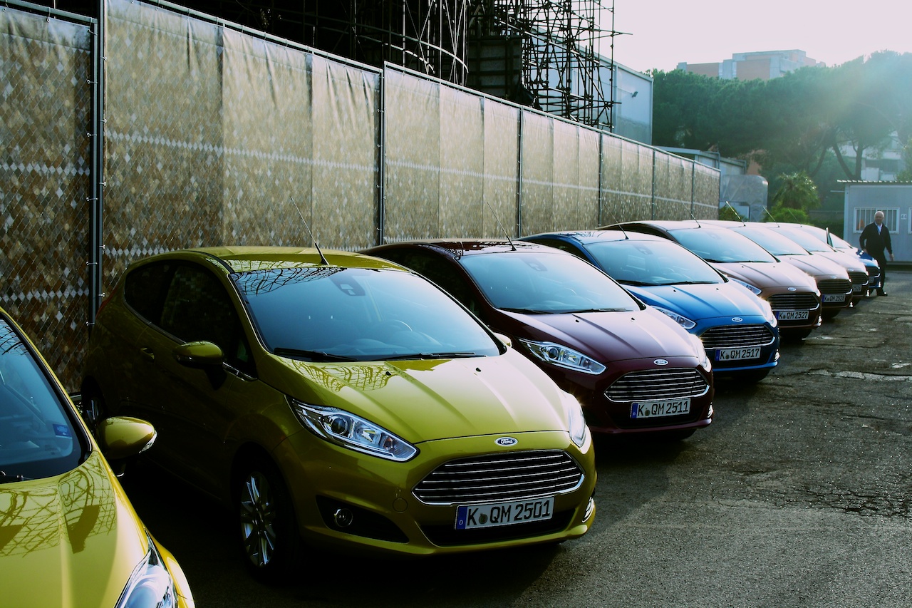 Ford Fiesta Flotte um Rom unsicher zu machen